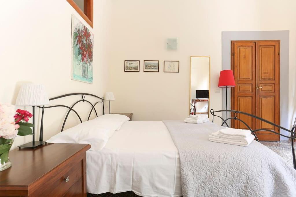 In The Heart Of Florence, Dante, With Private Terrace Florencia